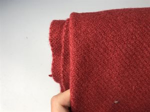Møbeluld - flot mørkere rød, 100 cm